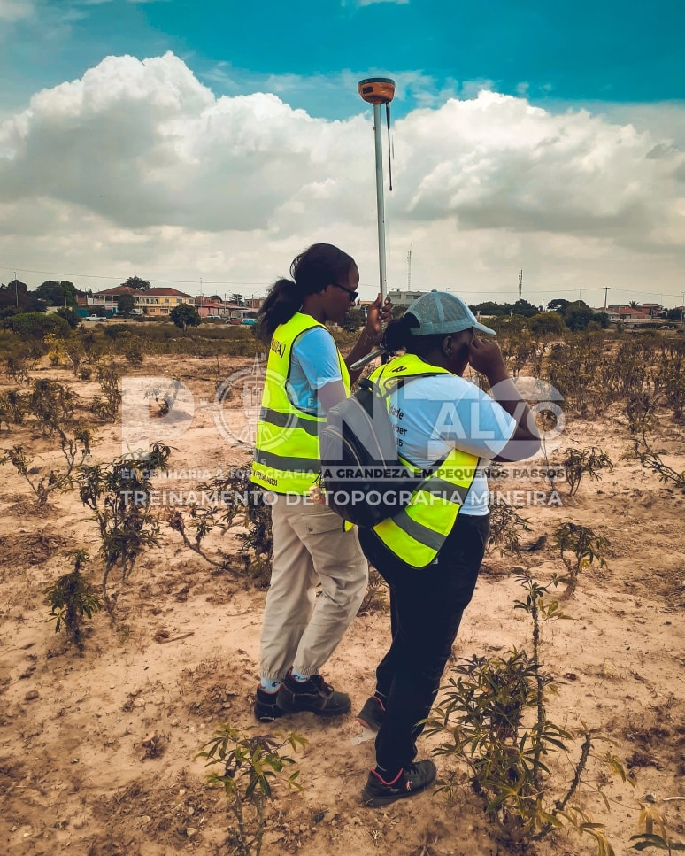 Registo do projeto Ponto Alvo Realiza com sucesso a 2ª edição prática do treinamento de Topografia Mineira