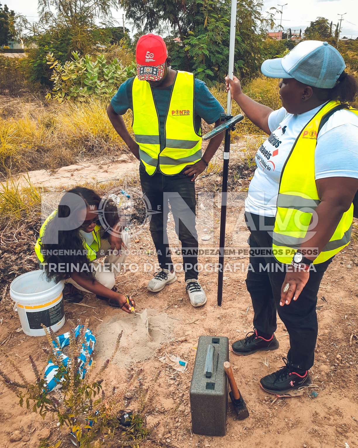 Registo do projeto Ponto Alvo Realiza com sucesso a 2ª edição prática do treinamento de Topografia Mineira